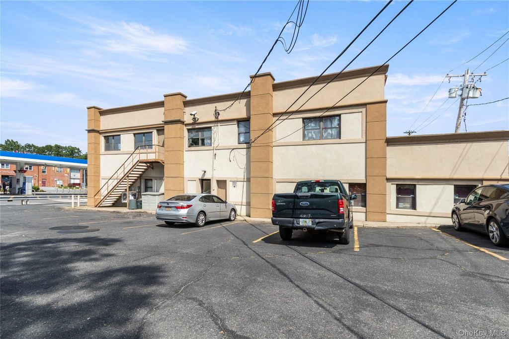 29 Glen Cove Avenue 210, Glen Cove, NY 11542 — photo 2