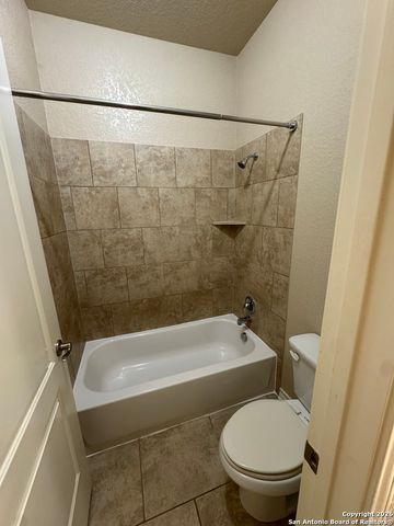 1530 Eagle Gln, San Antonio, TX 78260