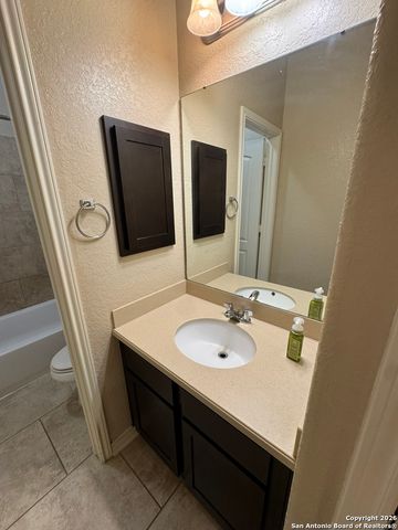 1530 Eagle Gln, San Antonio, TX 78260