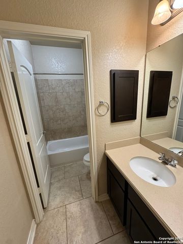 1530 Eagle Gln, San Antonio, TX 78260