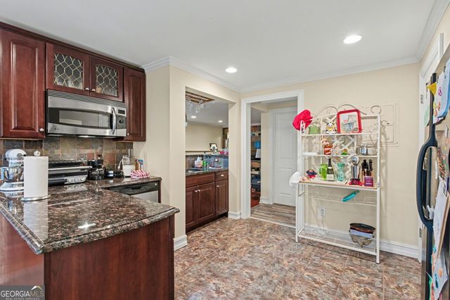 640 Garden Wilde Place, Roswell, GA 30075