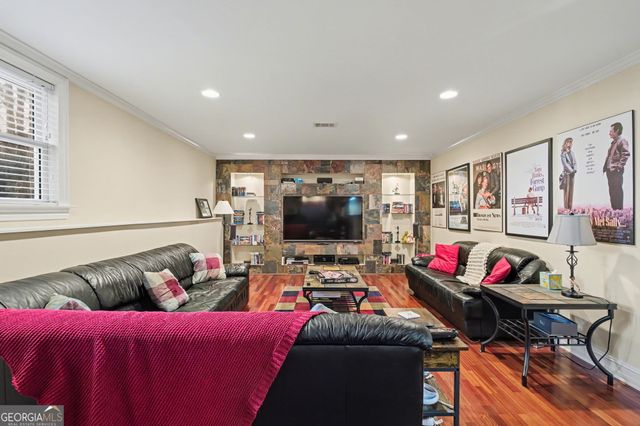 640 Garden Wilde Place, Roswell, GA 30075