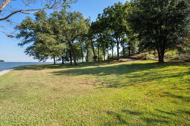 195 Highview, Streetman, TX 75859