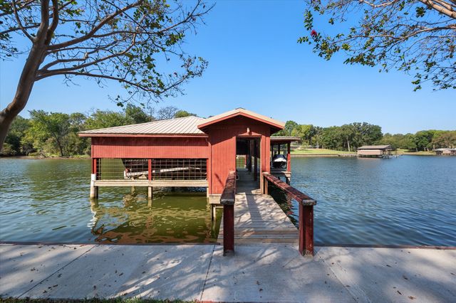 195 Highview, Streetman, TX 75859