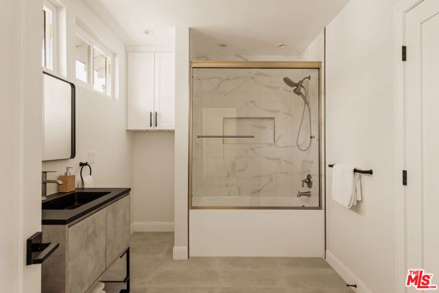 23153 Gonzales Drive, Woodland Hills (los Angeles), CA 91367