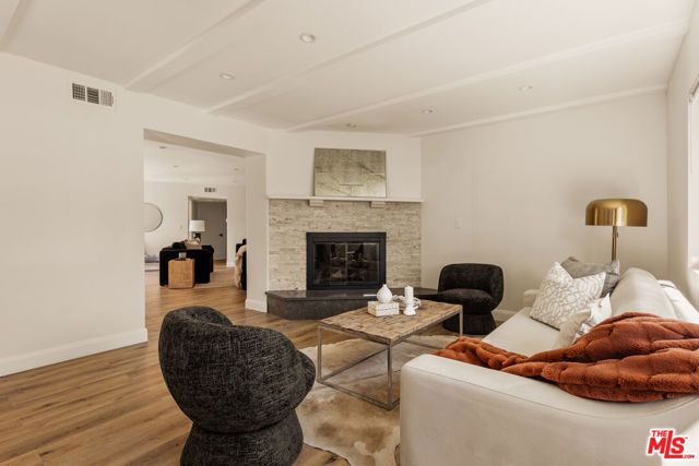 23153 Gonzales Drive, Woodland Hills (los Angeles), CA 91367