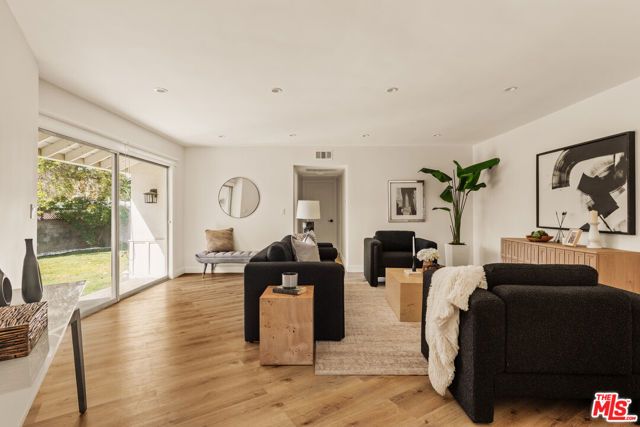 23153 Gonzales Drive, Woodland Hills (los Angeles), CA 91367