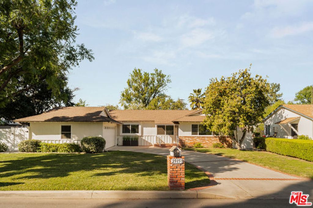23153 Gonzales Drive, Woodland Hills (los Angeles), CA 91367