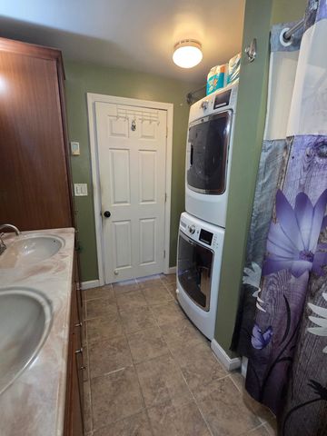 119 Huntress Street, Manchester, NH 03102