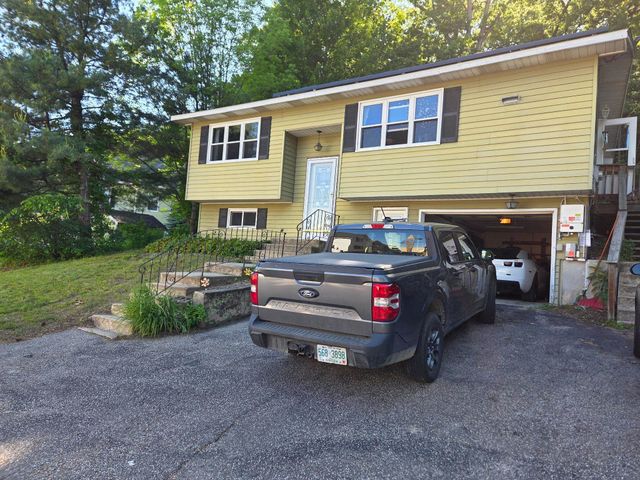 119 Huntress Street, Manchester, NH 03102