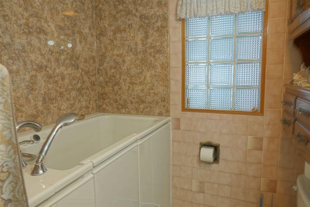 327 S 4TH STREET, Dorchester, WI 54425