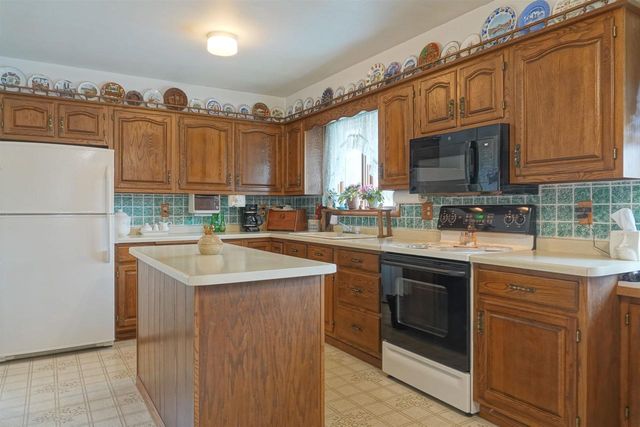 327 S 4TH STREET, Dorchester, WI 54425