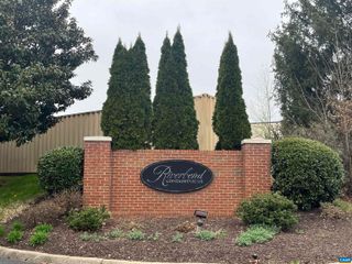 300 Riverbend Dr Apt 3F, Charlottesville, VA 22911