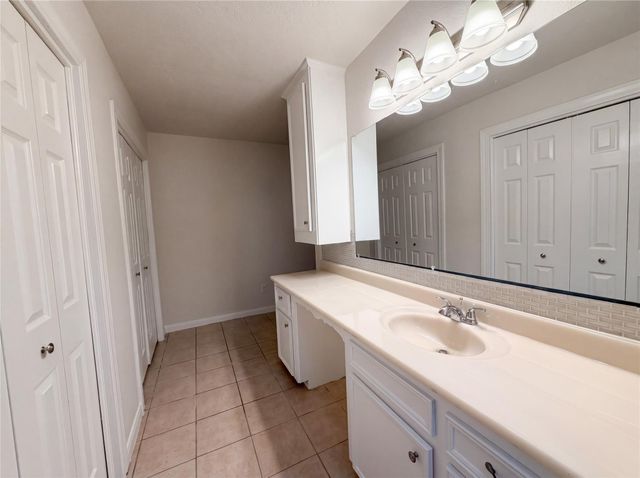 1001 Windy Drive, Brenham, TX 77833