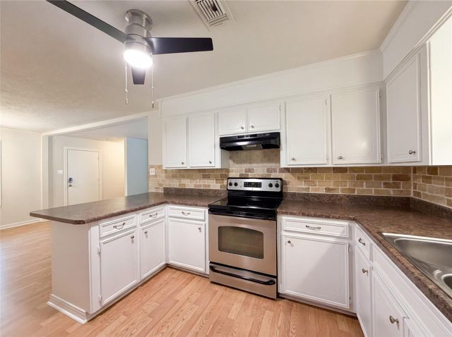 1001 Windy Drive, Brenham, TX 77833