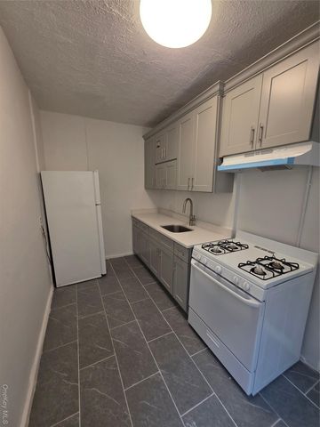 855 E 178th St Street 15A, Bronx, NY 10460