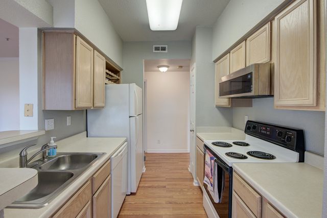 700 Daniel Ellis Drive 7206, Charleston, SC 29412