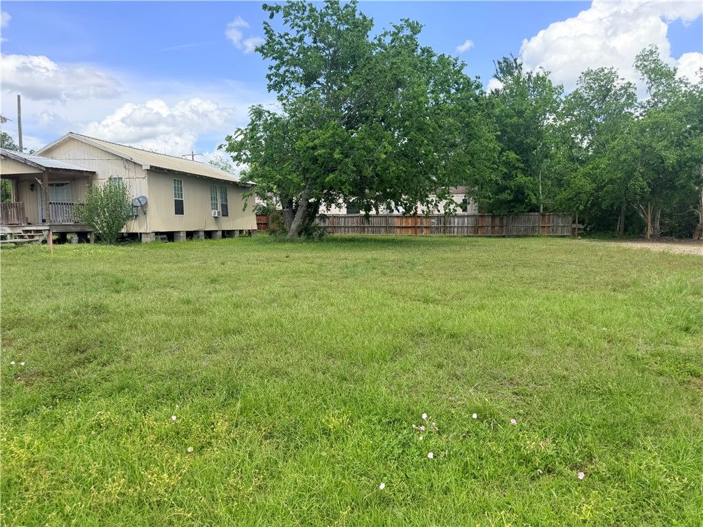 606 7th Street, Navasota, TX 77868 — photo 2