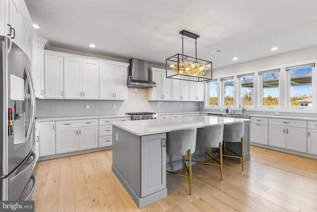 10 UNISON DR, Malvern, PA 19355