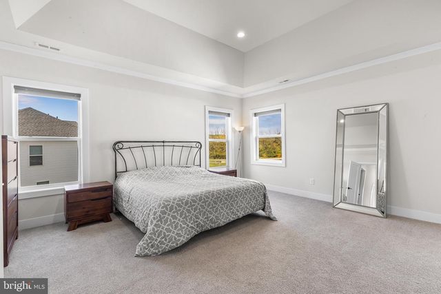 10 UNISON DR, Malvern, PA 19355