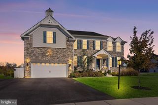 10 UNISON DR, Malvern, PA 19355