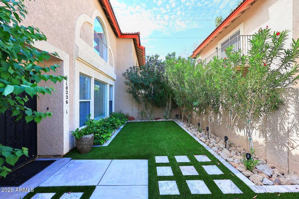 10226 N 12TH Place E 1, Phoenix, AZ 85020 — photo 4