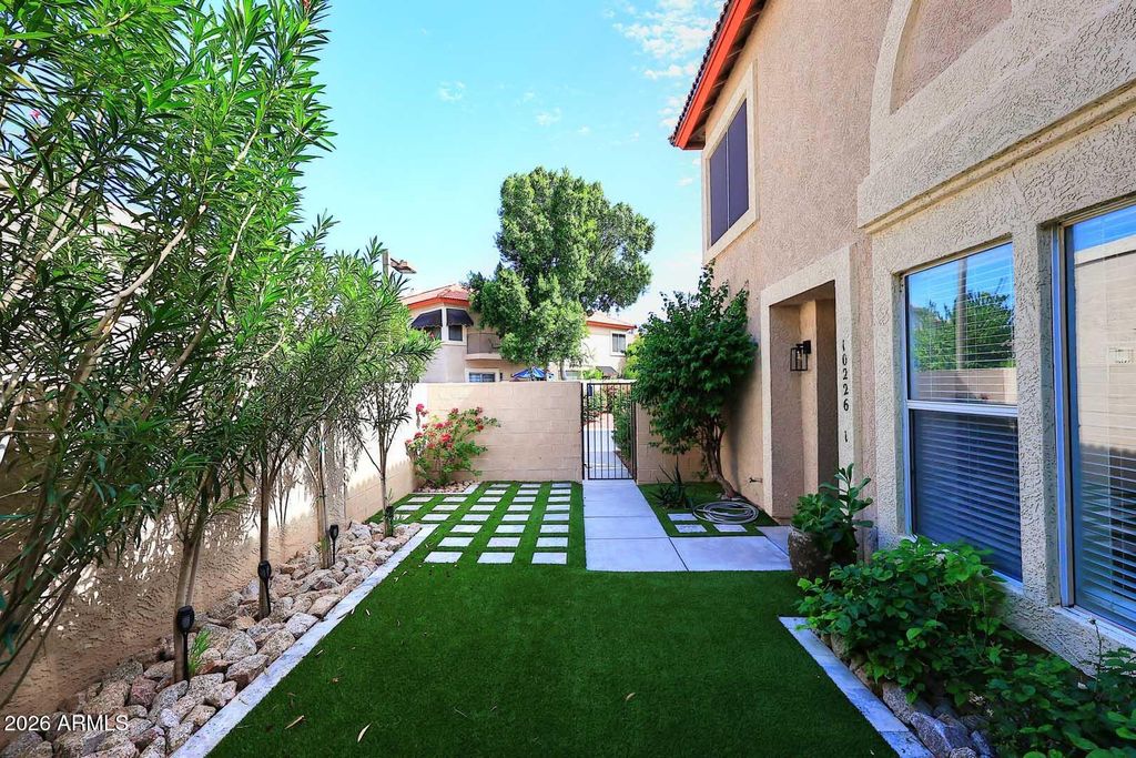 10226 N 12TH Place E 1, Phoenix, AZ 85020 — photo 5