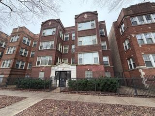 6716 S Clyde Avenue, Chicago, IL 60649