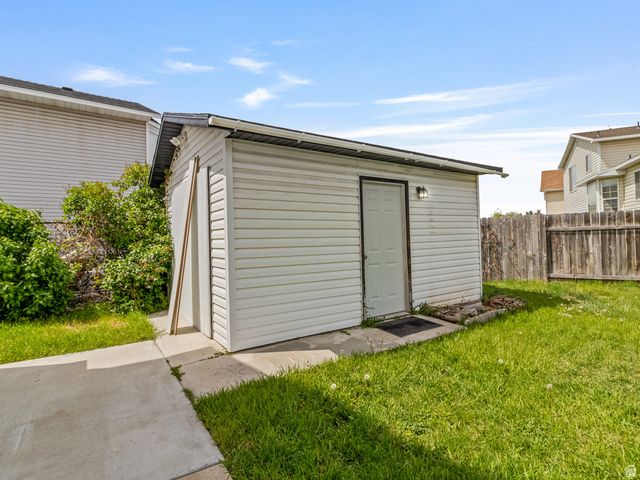 4062 W 5950 S, Roy, UT 84067