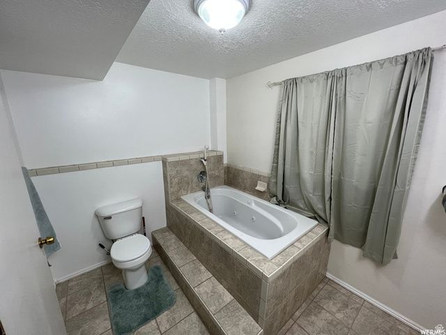 4062 W 5950 S, Roy, UT 84067