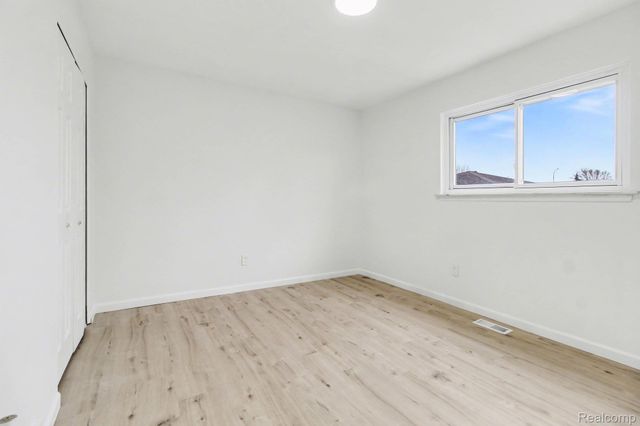 38227 Avondale Street, Westland, MI 48186