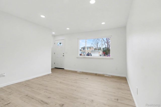 38227 Avondale Street, Westland, MI 48186