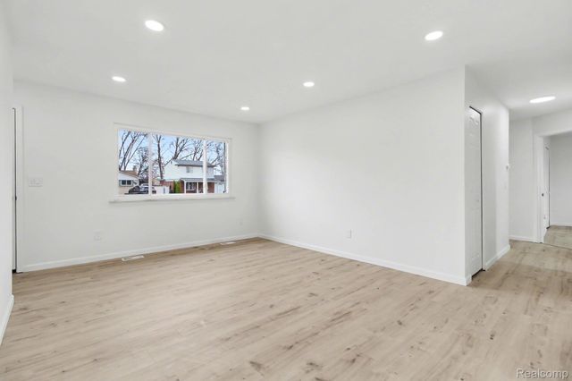 38227 Avondale Street, Westland, MI 48186