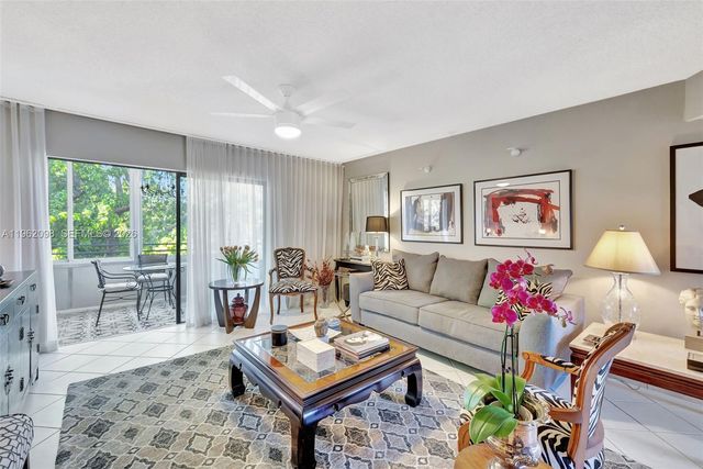 4000 NW 44th Avenue 405, Lauderdale Lakes, FL 33319