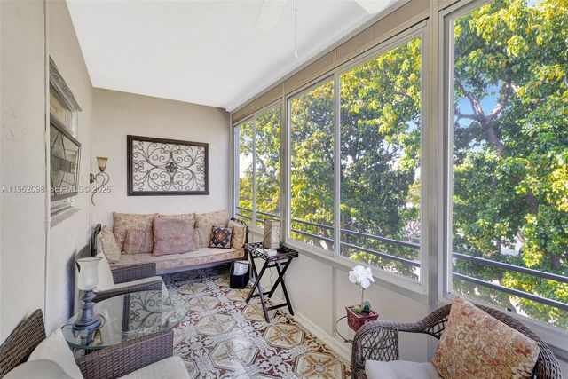4000 NW 44th Avenue 405, Lauderdale Lakes, FL 33319