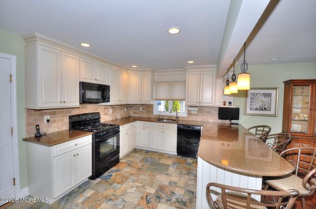 19 Centerboard Drive, Bayville, NJ 08721
