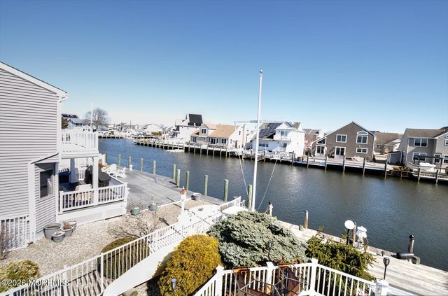 19 Centerboard Drive, Bayville, NJ 08721