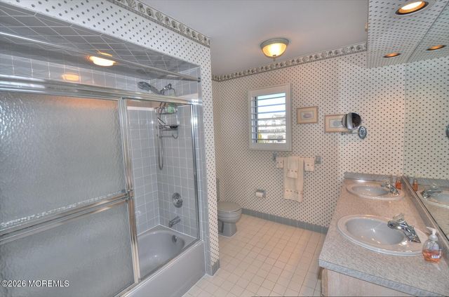 19 Centerboard Drive, Bayville, NJ 08721
