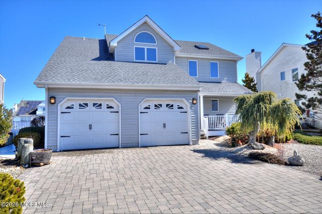 19 Centerboard Drive, Bayville, NJ 08721