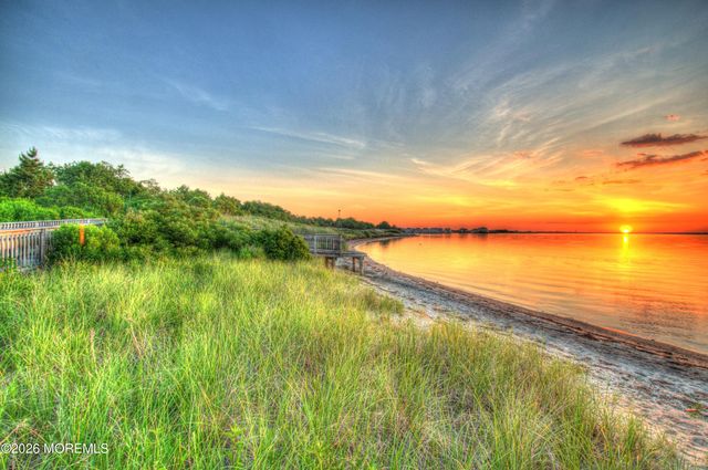 19 Centerboard Drive, Bayville, NJ 08721