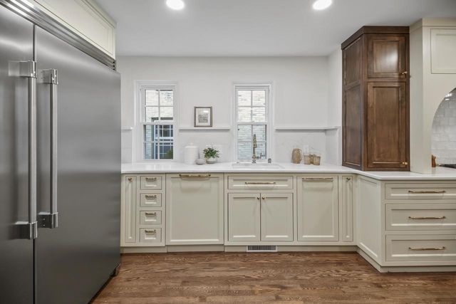 6054 N Bay Ridge AVENUE, Whitefish Bay, WI 53217