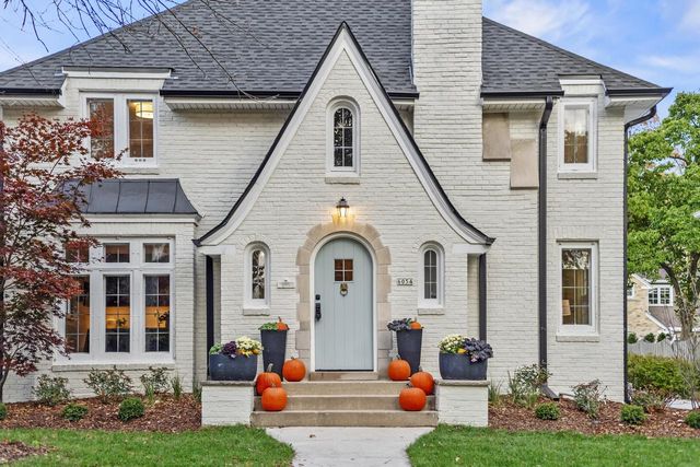 6054 N Bay Ridge AVENUE, Whitefish Bay, WI 53217