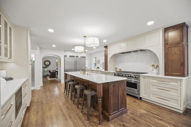 6054 N Bay Ridge AVENUE, Whitefish Bay, WI 53217