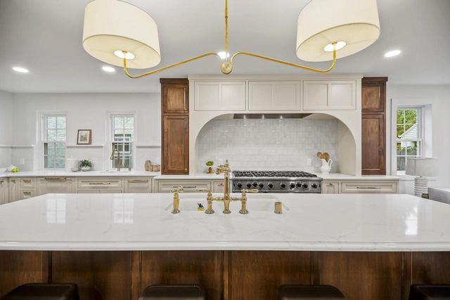 6054 N Bay Ridge AVENUE, Whitefish Bay, WI 53217