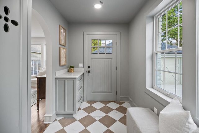 6054 N Bay Ridge AVENUE, Whitefish Bay, WI 53217