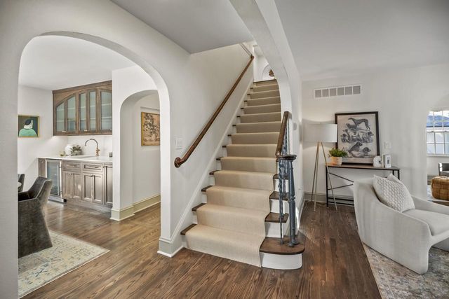 6054 N Bay Ridge AVENUE, Whitefish Bay, WI 53217