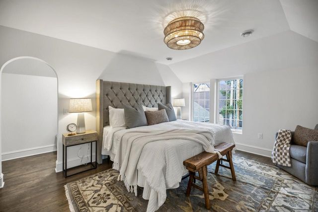 6054 N Bay Ridge AVENUE, Whitefish Bay, WI 53217