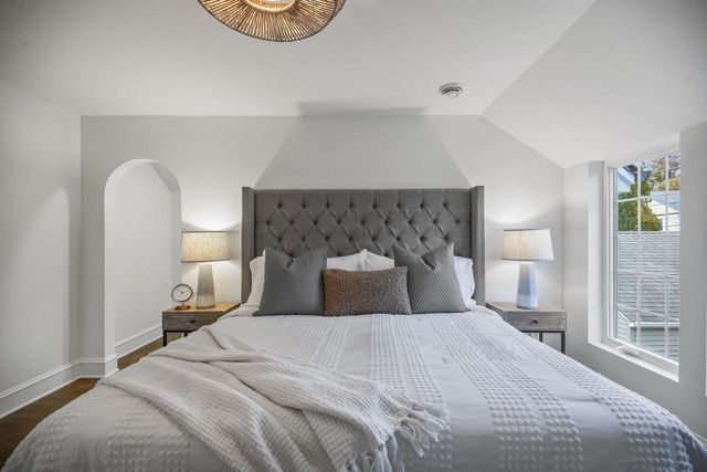 6054 N Bay Ridge AVENUE, Whitefish Bay, WI 53217