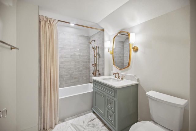 6054 N Bay Ridge AVENUE, Whitefish Bay, WI 53217