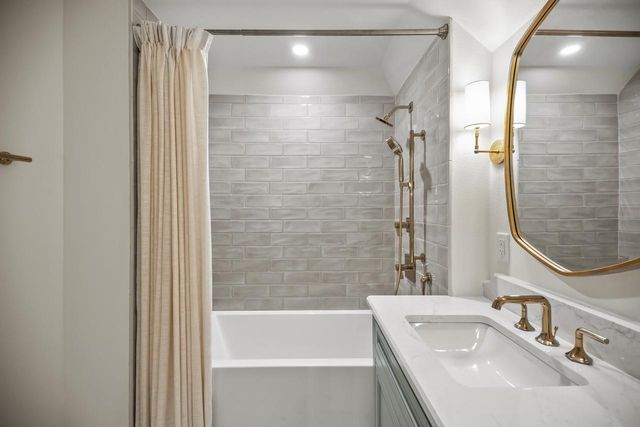 6054 N Bay Ridge AVENUE, Whitefish Bay, WI 53217